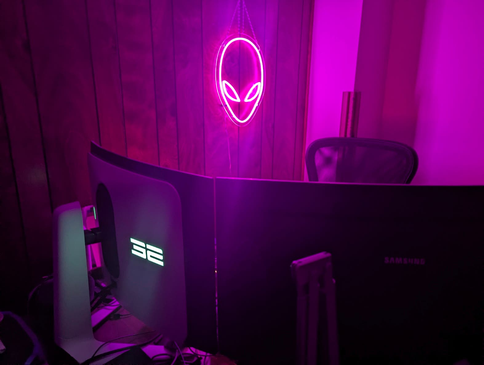 Marketplace Alienware Neon AW3225QF G55C