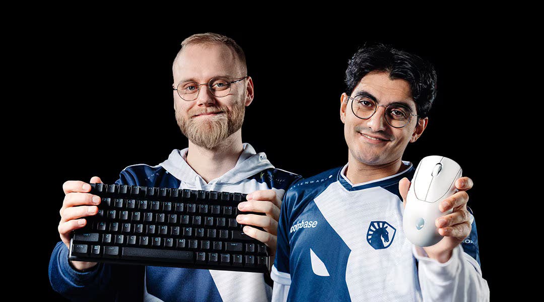 Insania and Boxi from the Team Liquid Dota 2 team