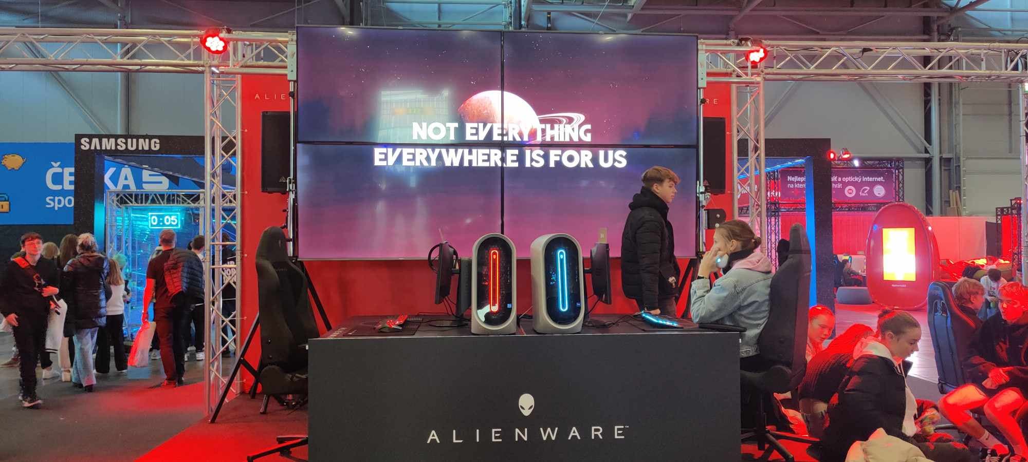 Czech esport league had a spectacular finals last weekend. It was all about Team Sampi and Alienware.